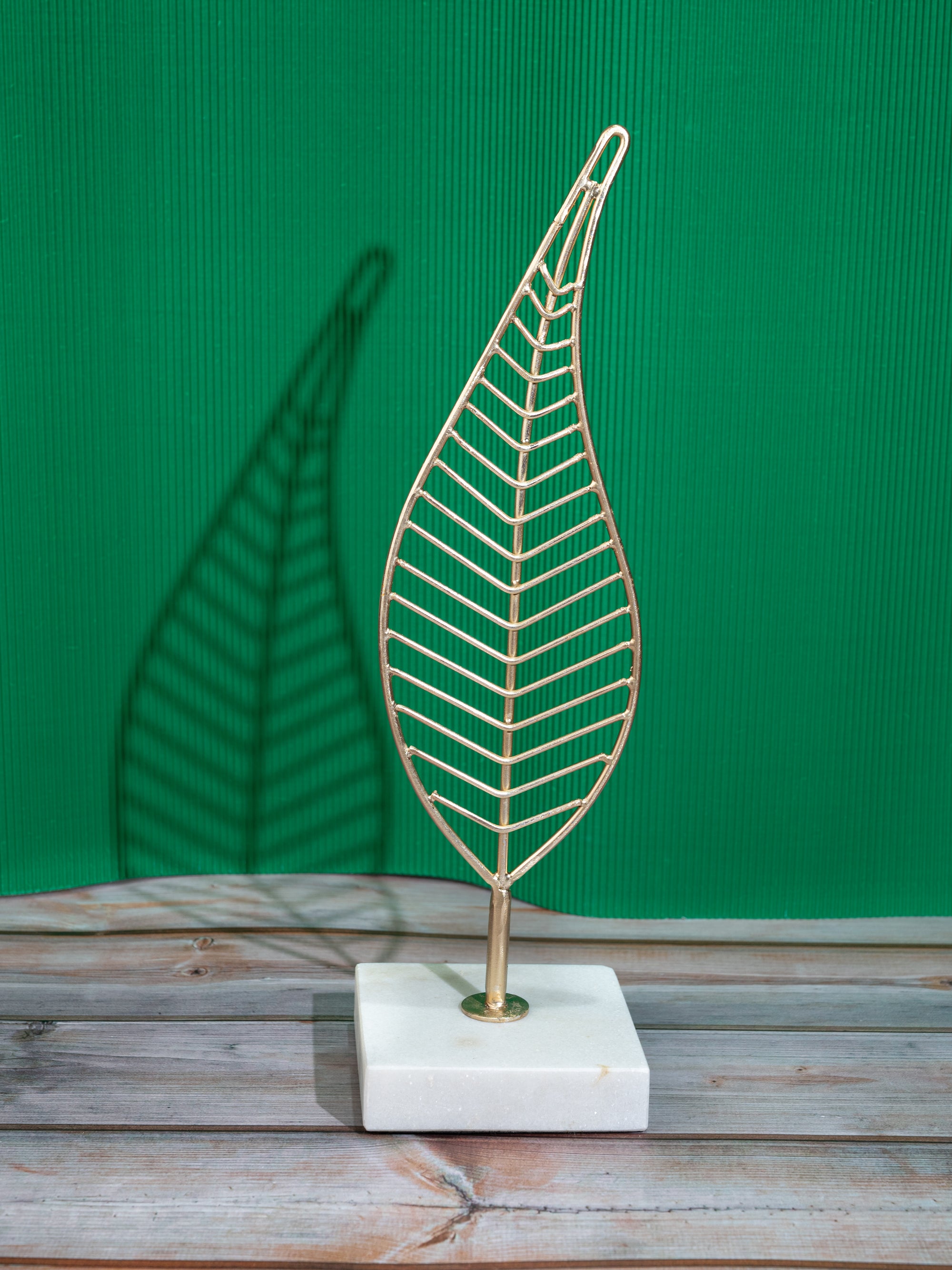 Metal Crafted Wire Design Leaf Decor for Home Office -  14 inches