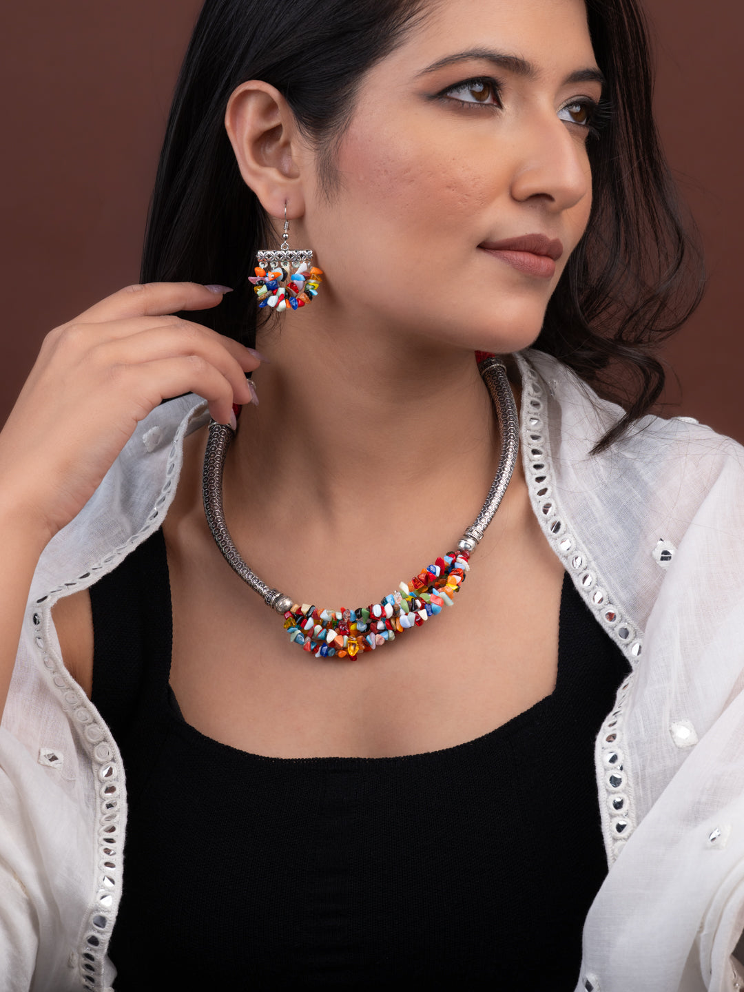 MAURYANA - Metal cone pipe with colorful beaded necklace and earrings set - adjustable length