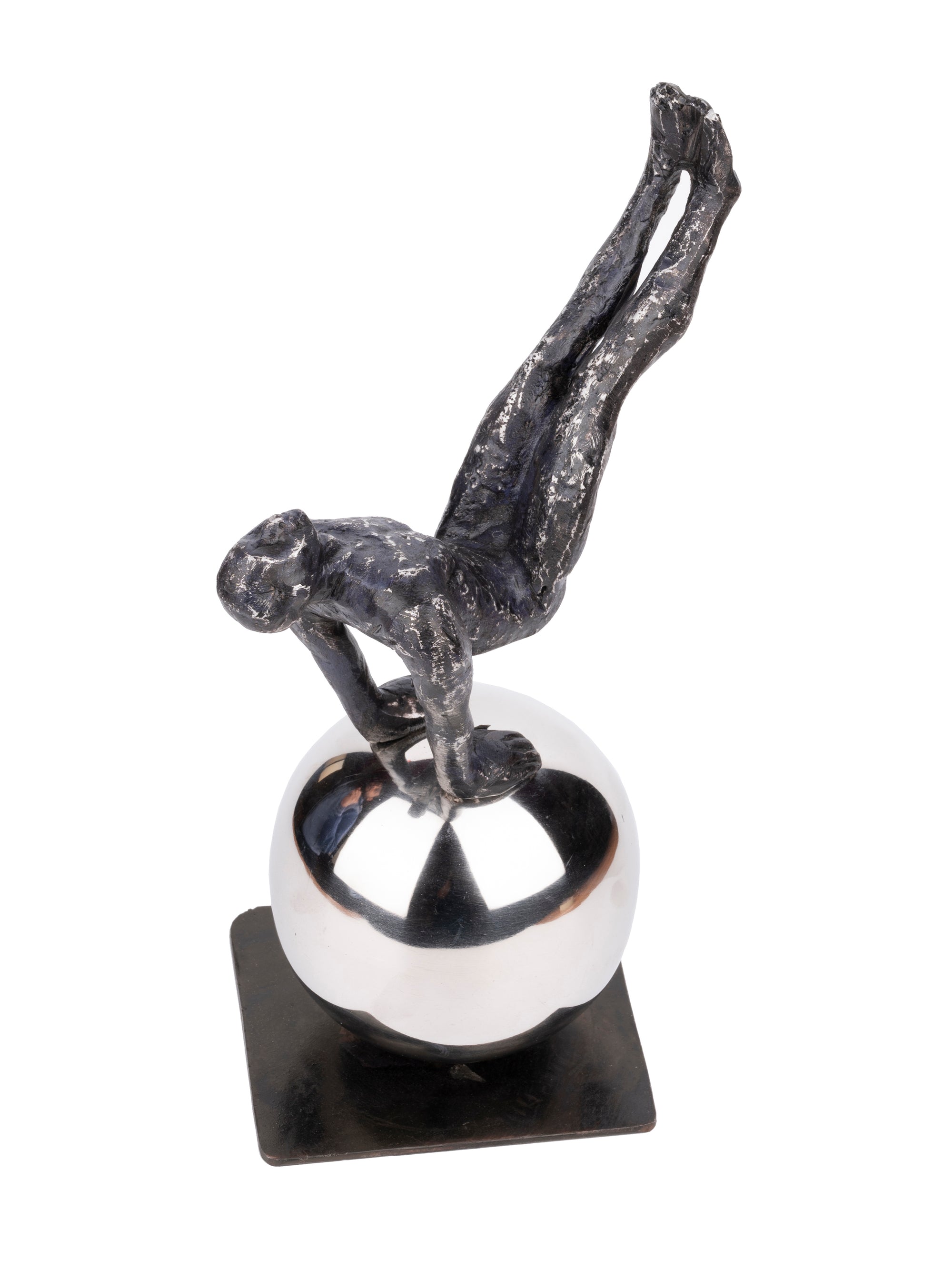 Sculpture name - CYNOSURE - The Heritage Artifacts