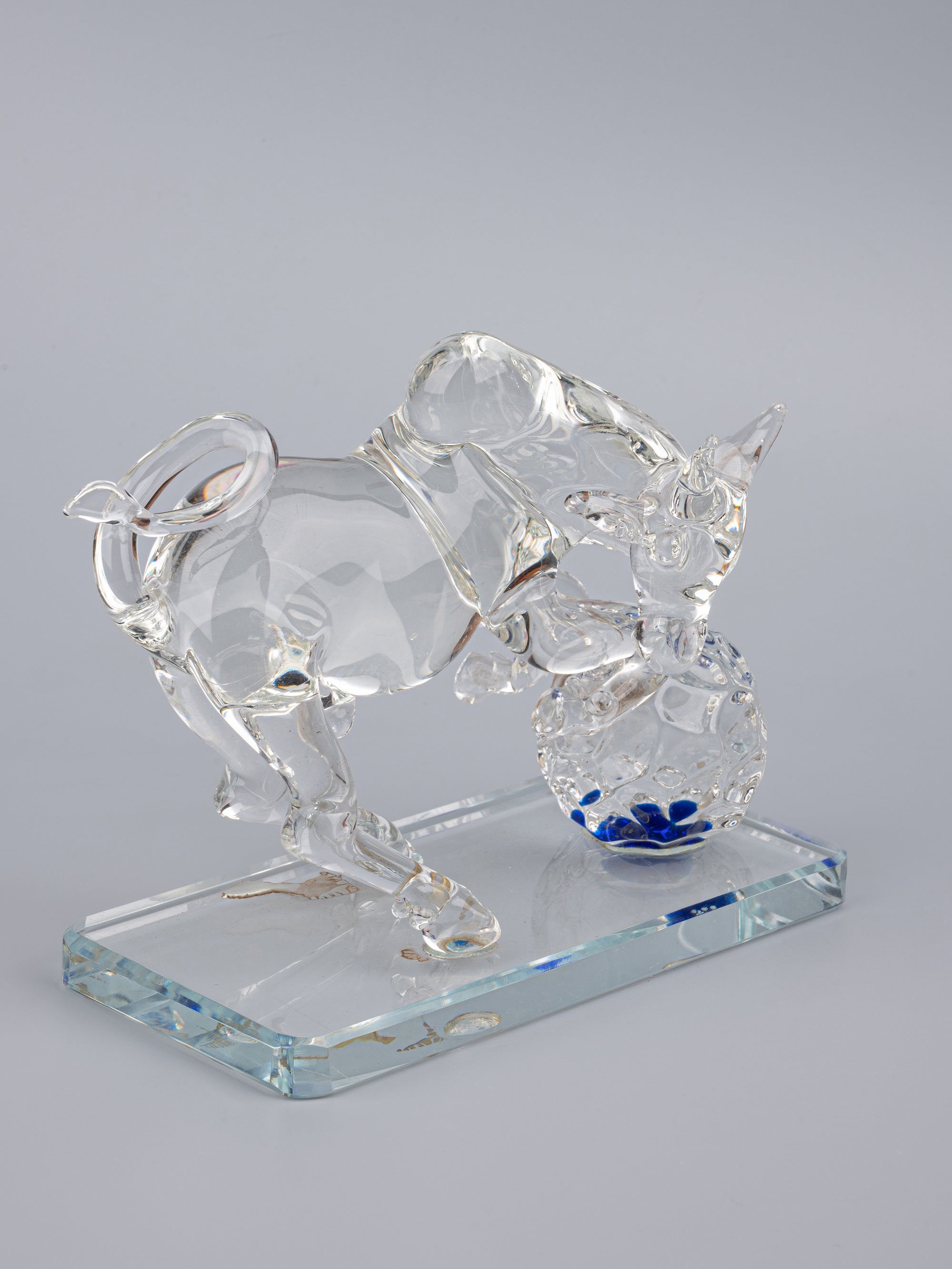 Transparent Glass show piece Bull fighting with a Ball - The Heritage Artifacts