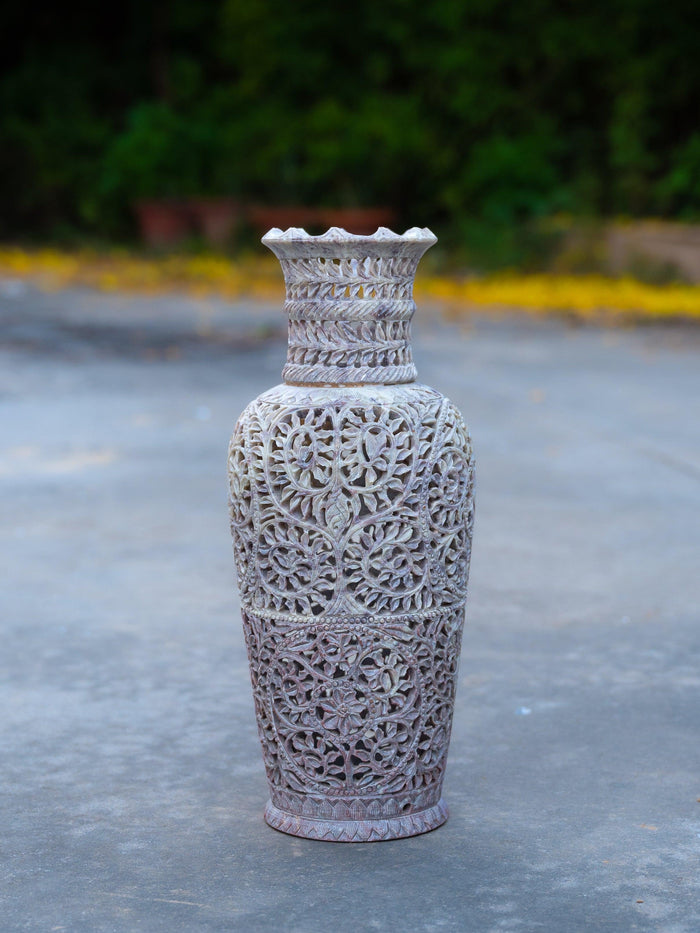 Flower vase / decorative showpiece finely hand carved from stone - The Heritage Artifacts