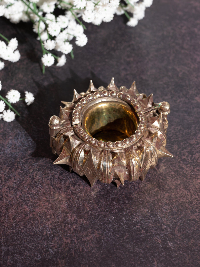 Unique Design Nail Ashtray for Stylish Smokers - The Heritage Artifacts