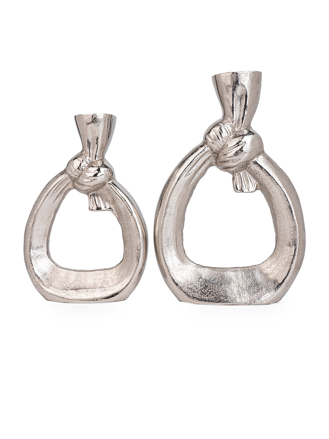 Metal crafted knot design candle holder - set of 2 in silver color