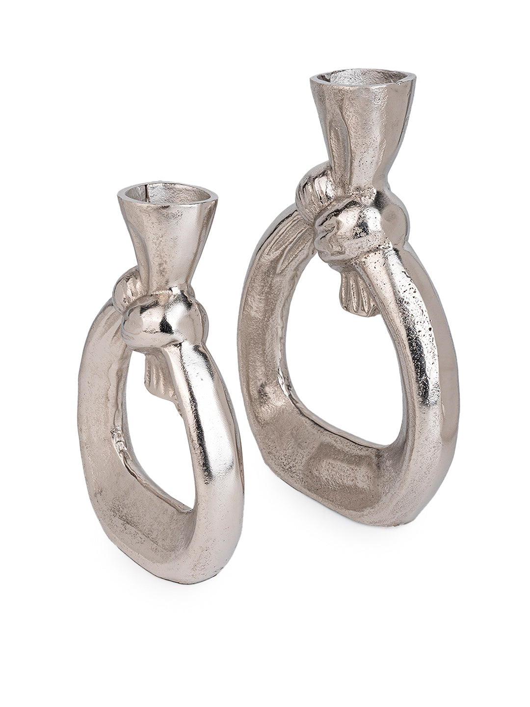 Metal crafted knot design candle holder - set of 2 in silver color