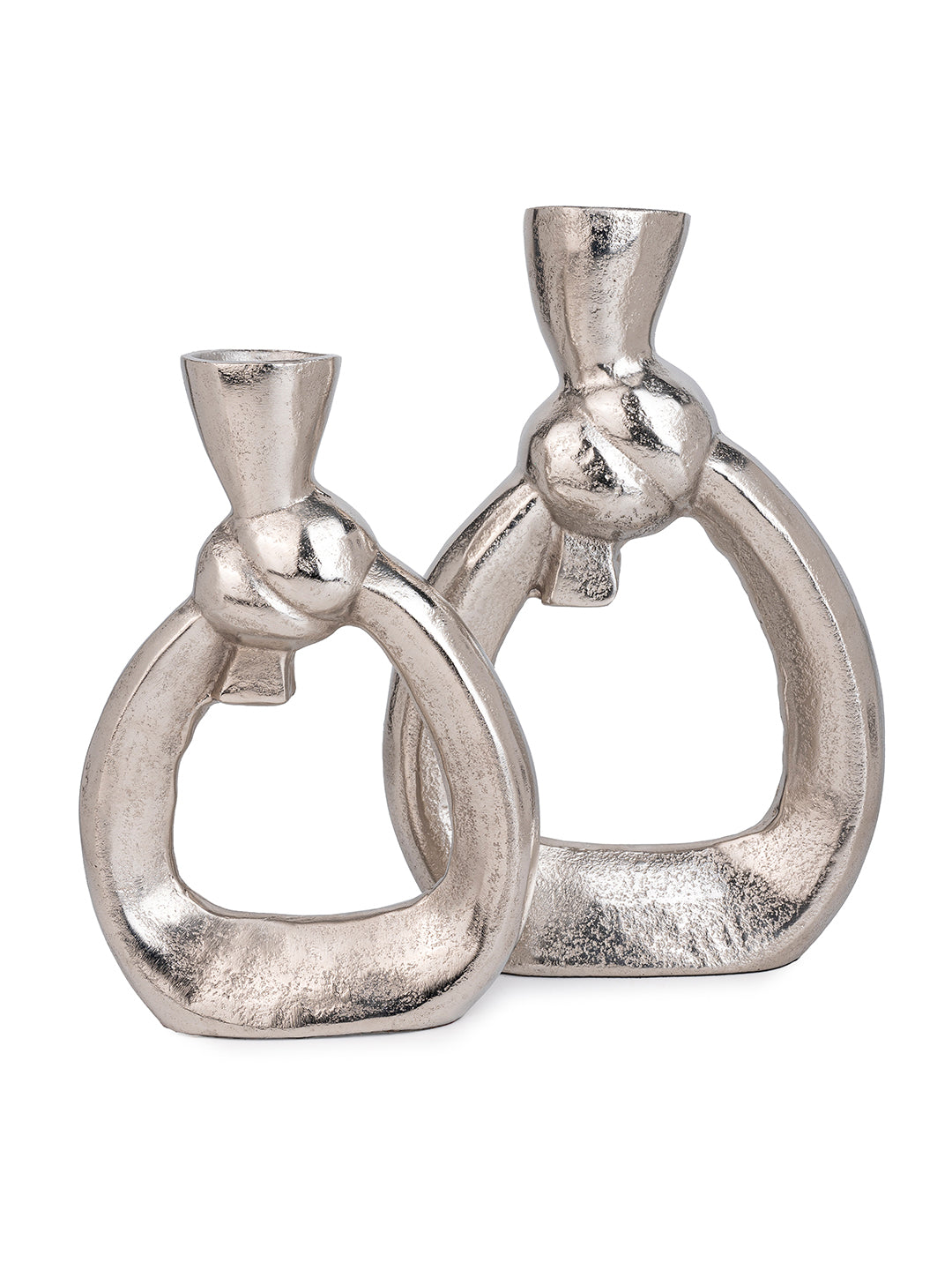 Metal crafted knot design candle holder - set of 2 in silver color