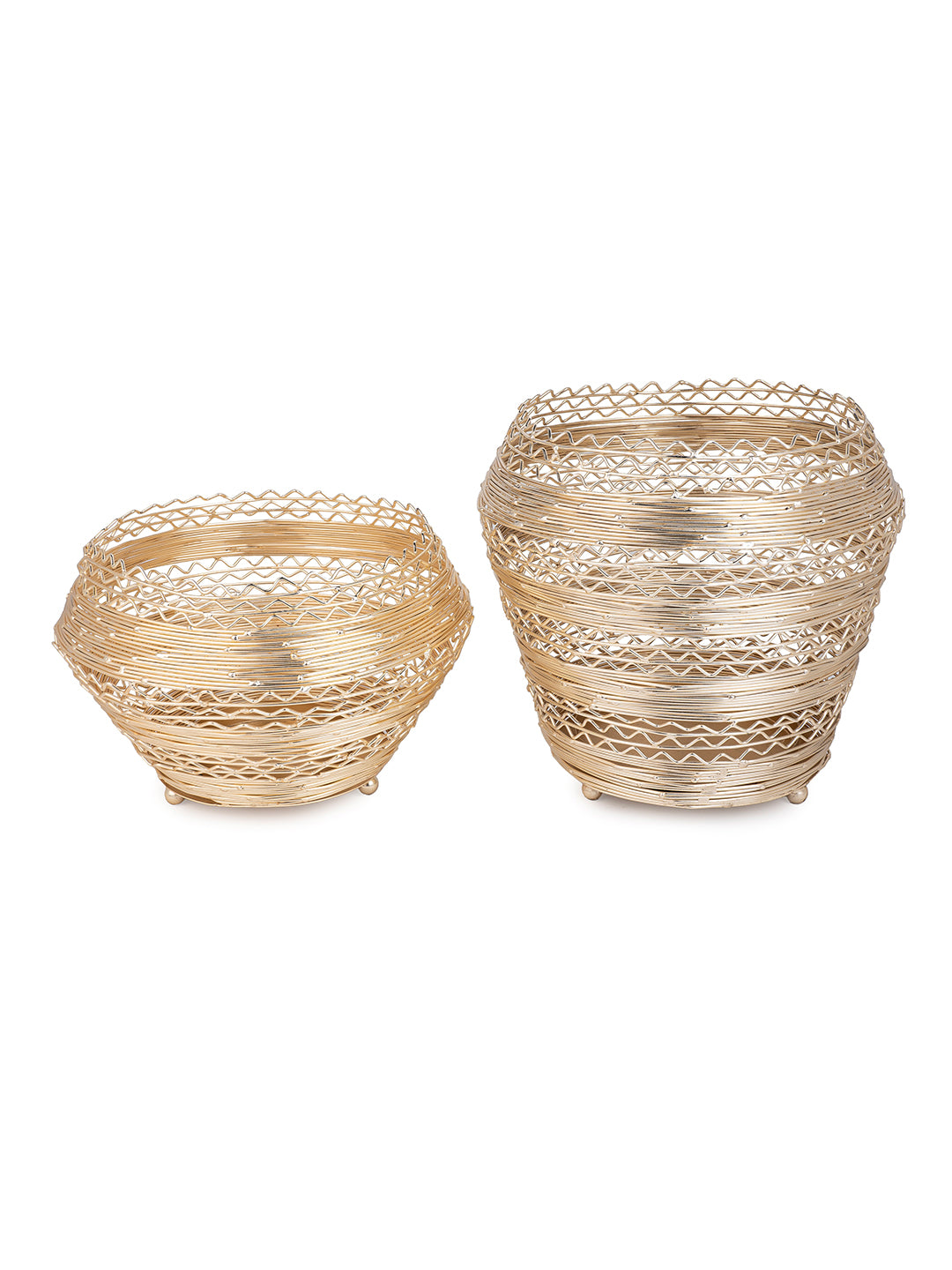 Metal wire crafted decorative pot in golden color - set of 2