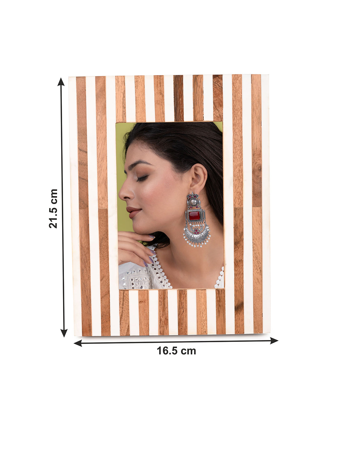 Horn and wood crafted brown and white vertical stripes photo frame - 6x8 inches