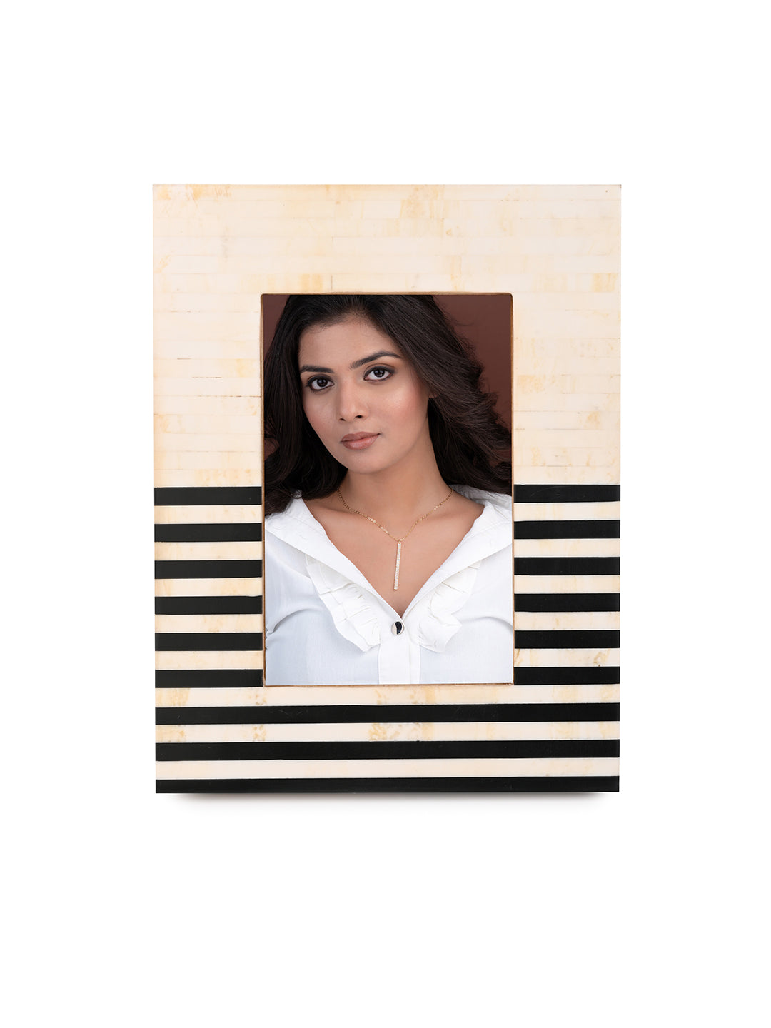 Horn and wood crafted horizontal stripes photo frame - 6x8 inches