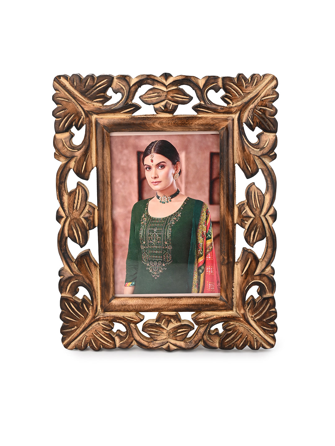 Intricately carved mango wood photo frame - 7x9 inches