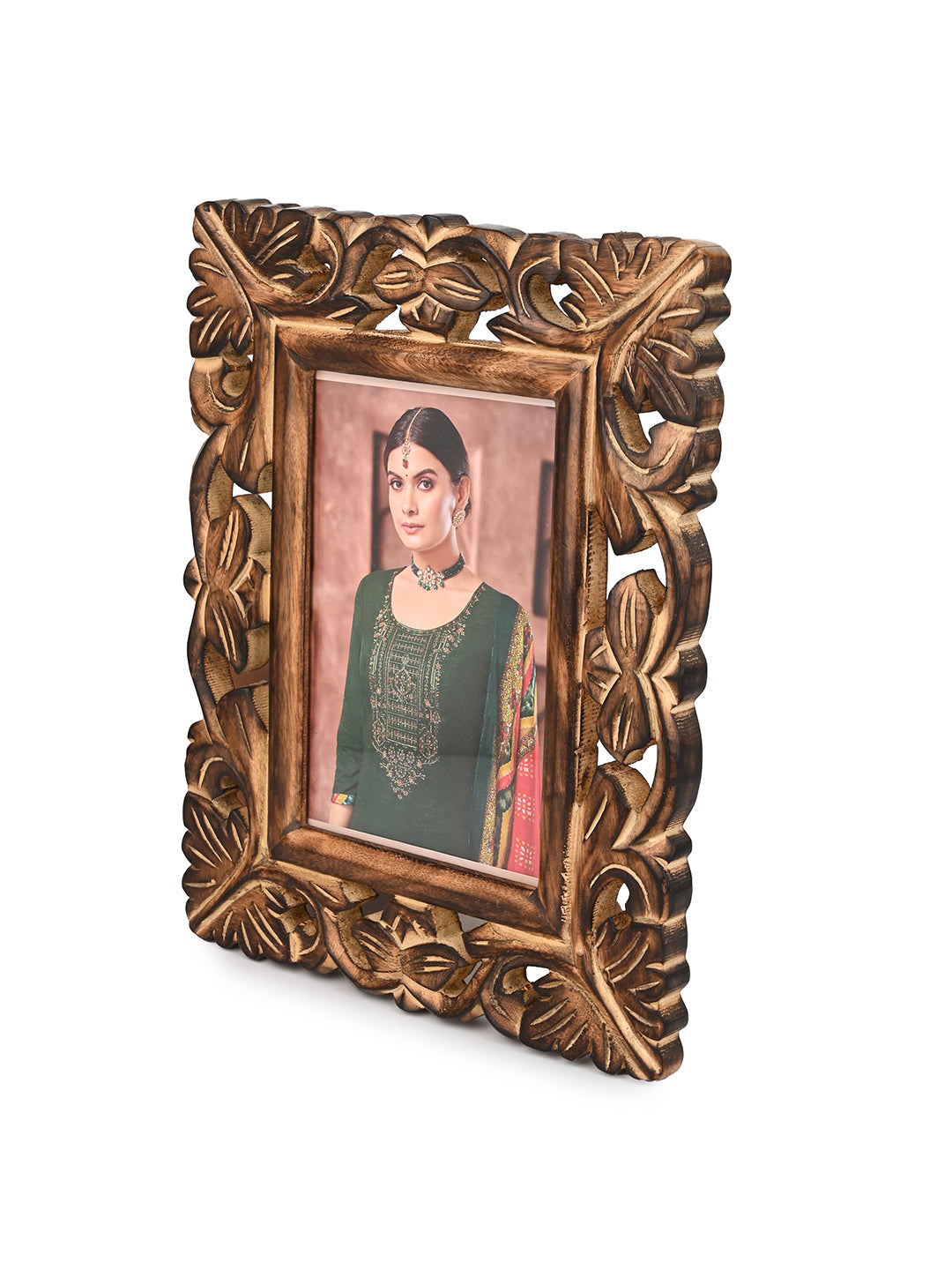 Intricately carved mango wood photo frame - 7x9 inches