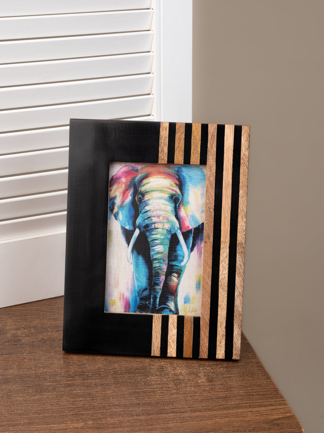 Horn and wood crafted vertical black stripes photo frame - 6x8 inches