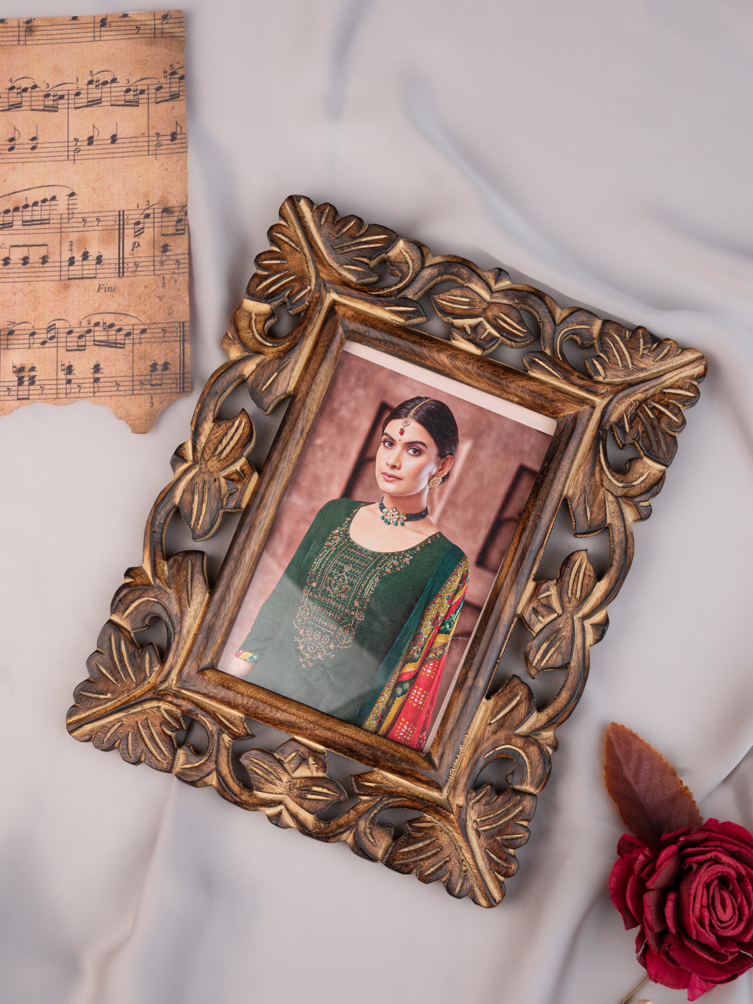 Intricately carved mango wood photo frame - 7x9 inches