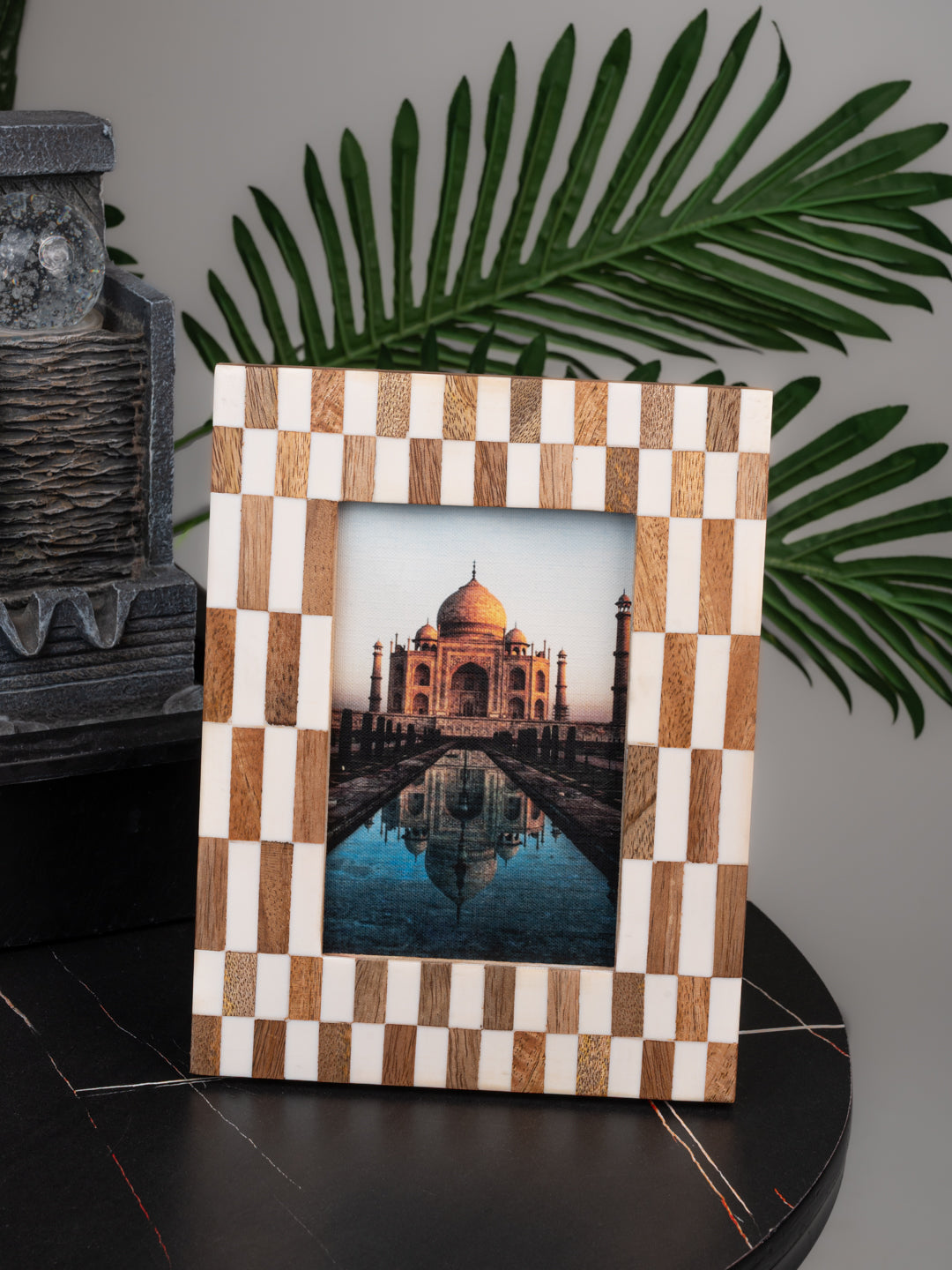 Horn and wood crafted checkered design photo frame - 6x8 inches