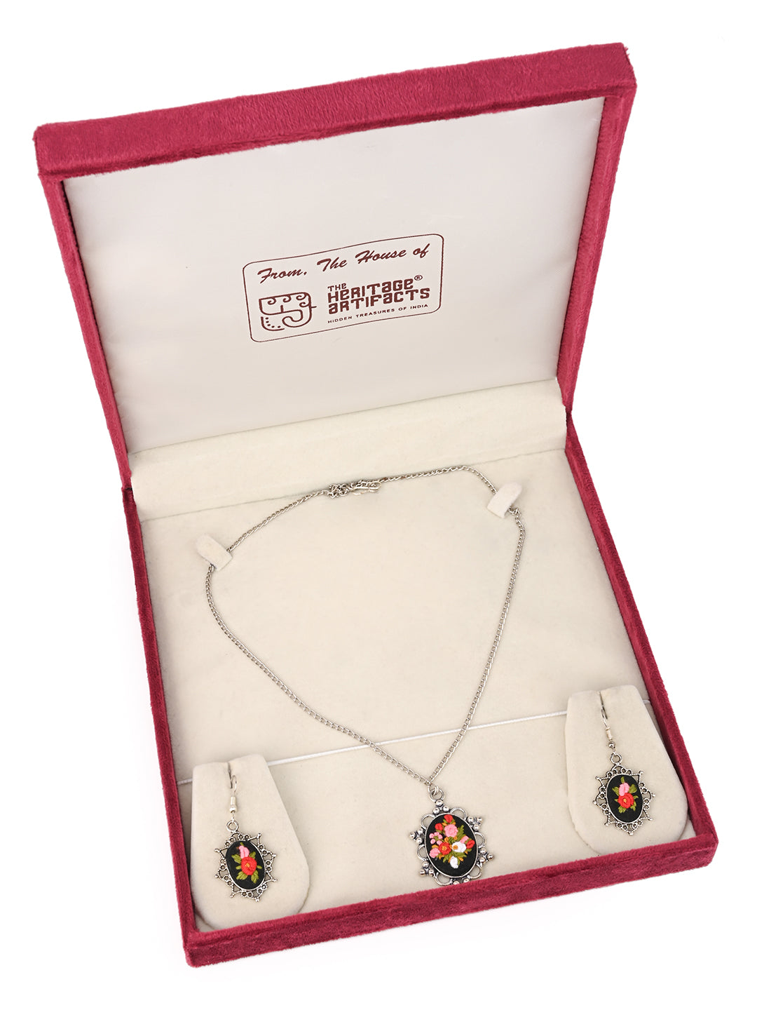MAURYANA - Bunch of flowers embroidered pendant necklace set with earrings - Black