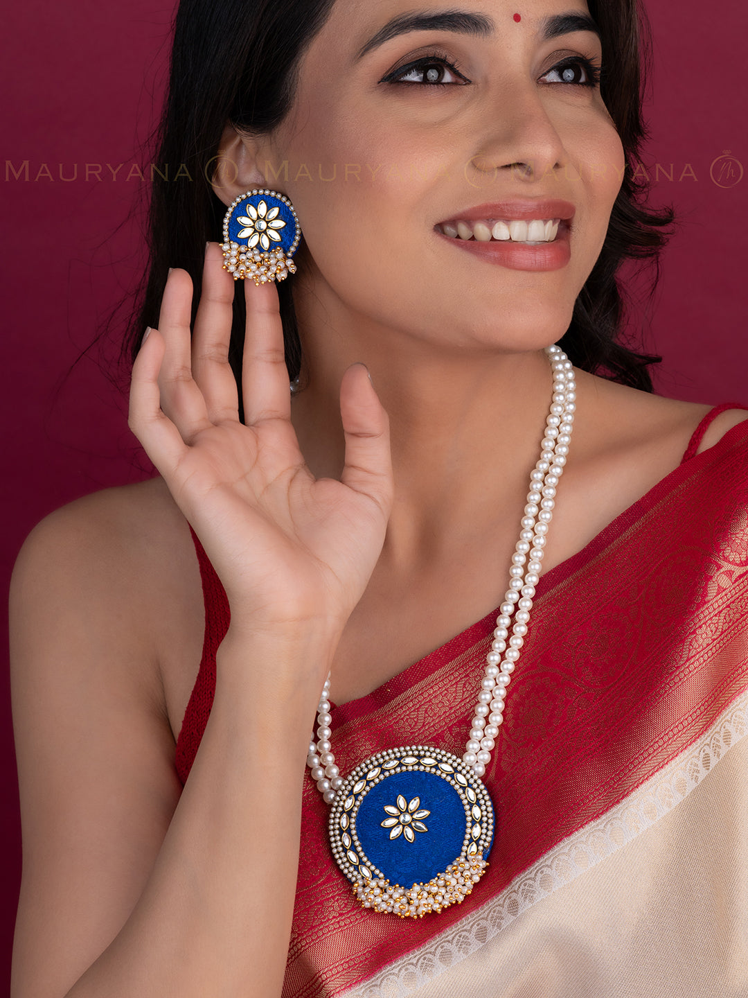 MAURYANA - White beads with blue pendant necklace and earrings set - one size