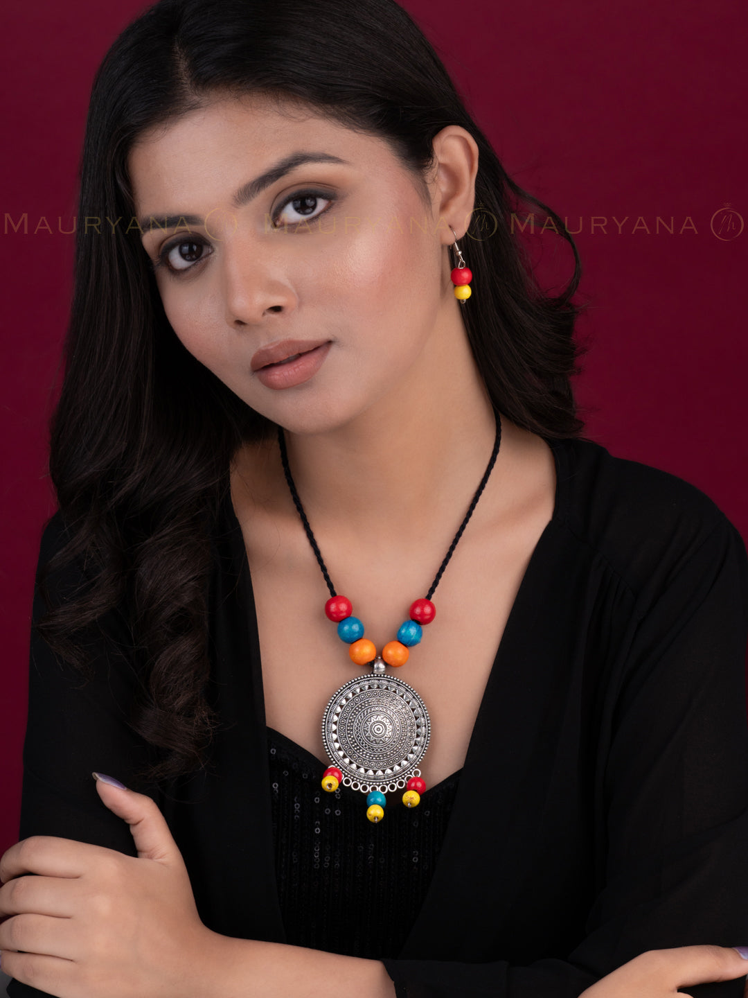 MAURYANA - Colorful beads with medallion pendant necklace and earrings - adjustable length