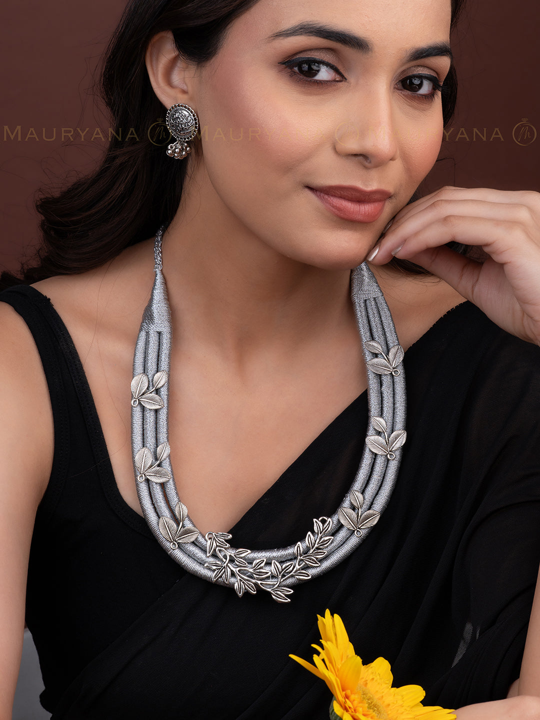 MAURYANA - Silver grey fabric necklace with beadwork and earrings set - adjustable length