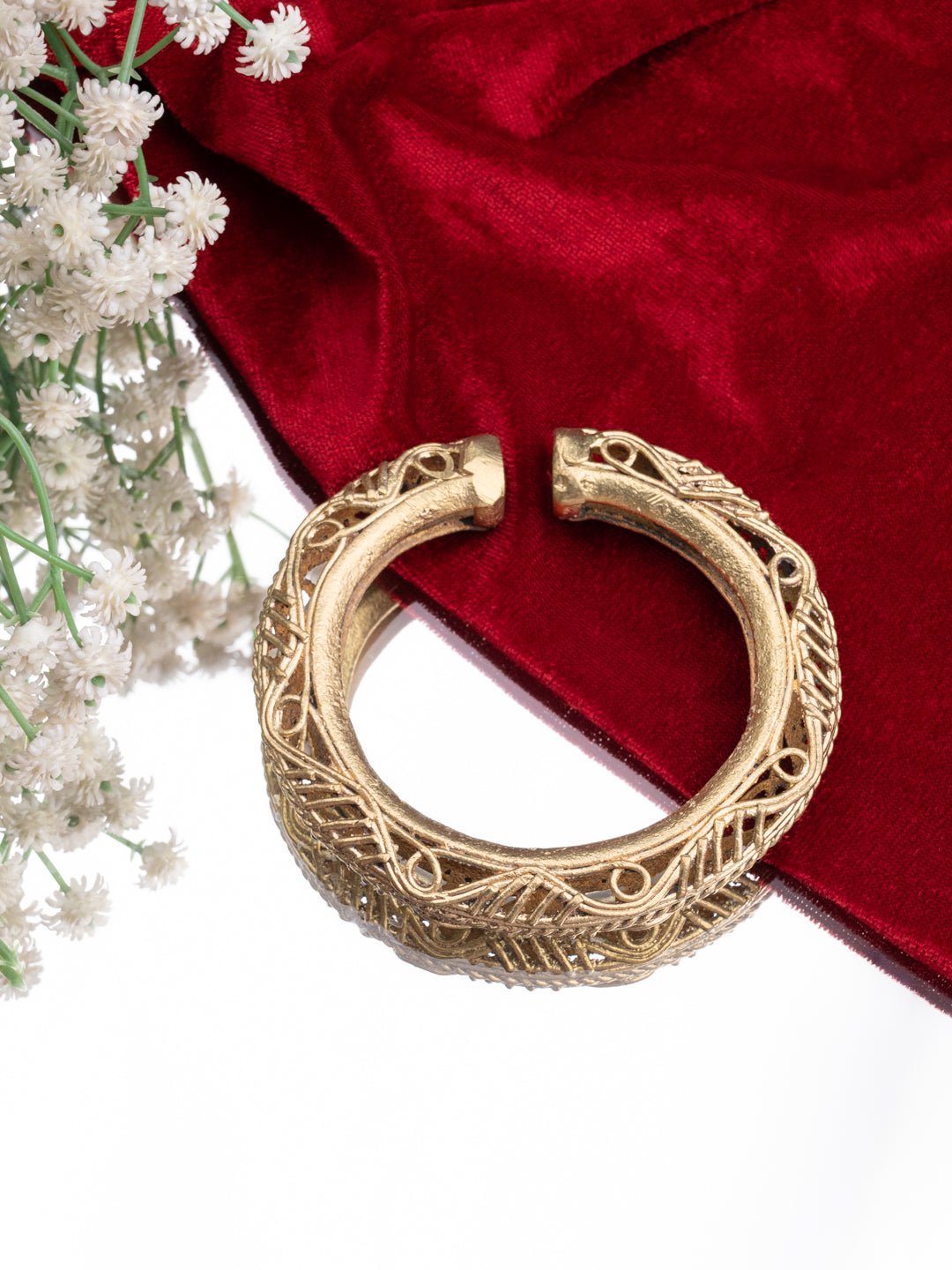 MAURYANA - Dokra craft tribal bangle in floral design - one size