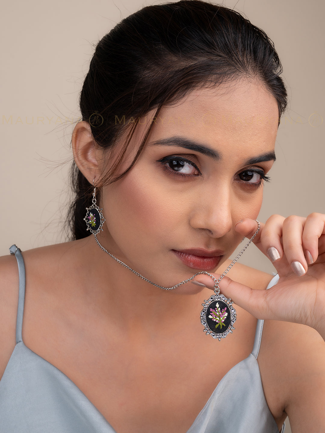 MAURYANA - Pink flower bunch embroidered pendant necklace set with earrings