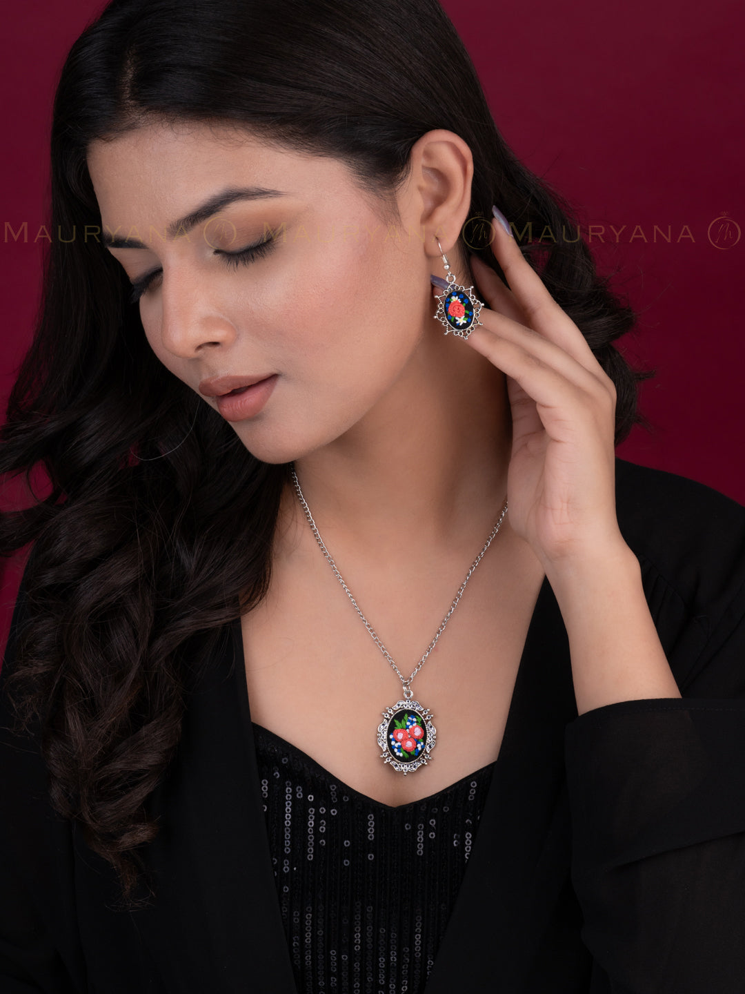 MAURYANA - Floral embroidered pendant necklace with earring set