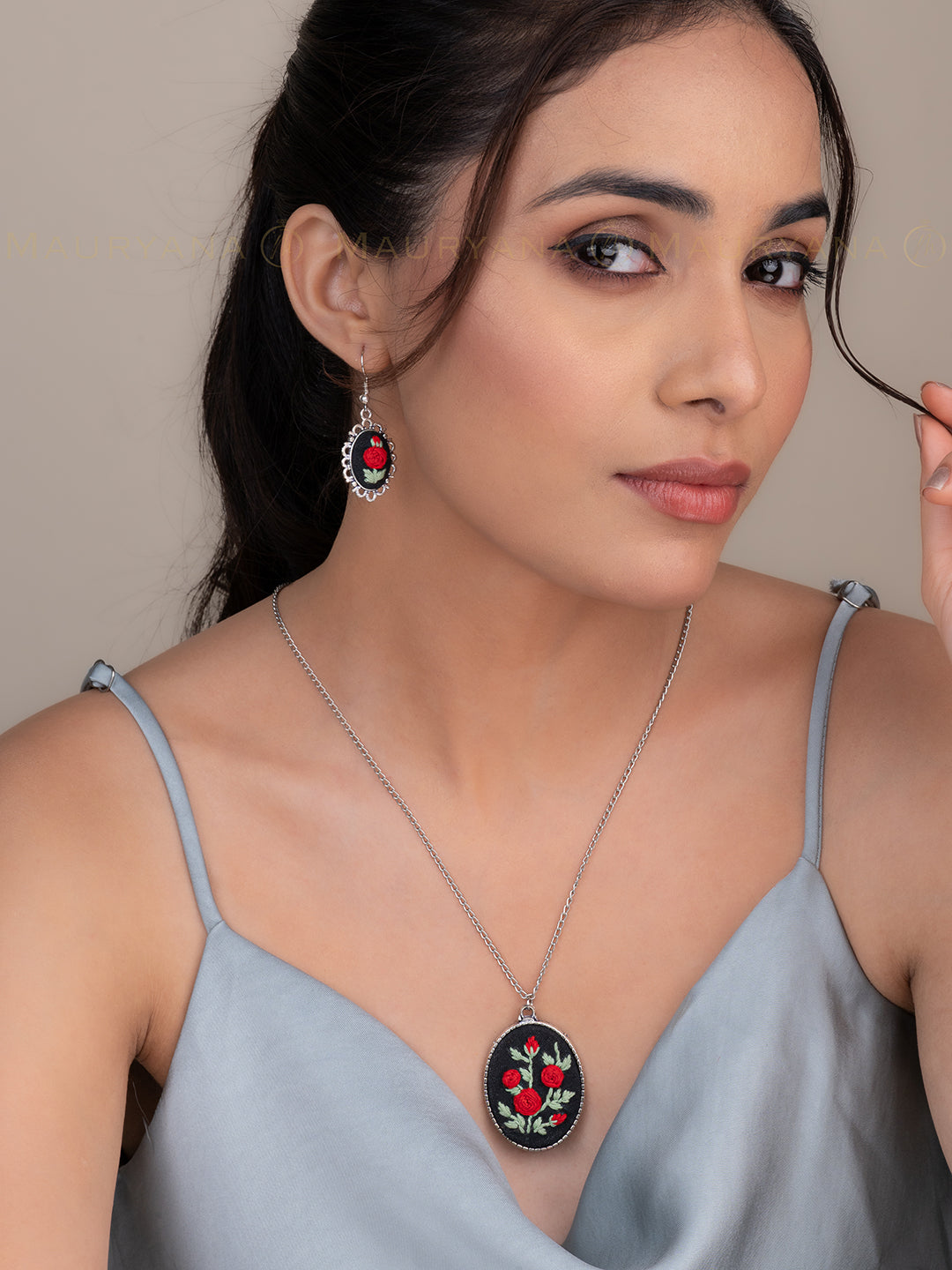 MAURYANA - Red rose and leaves embroidered pendant necklace set with earrings
