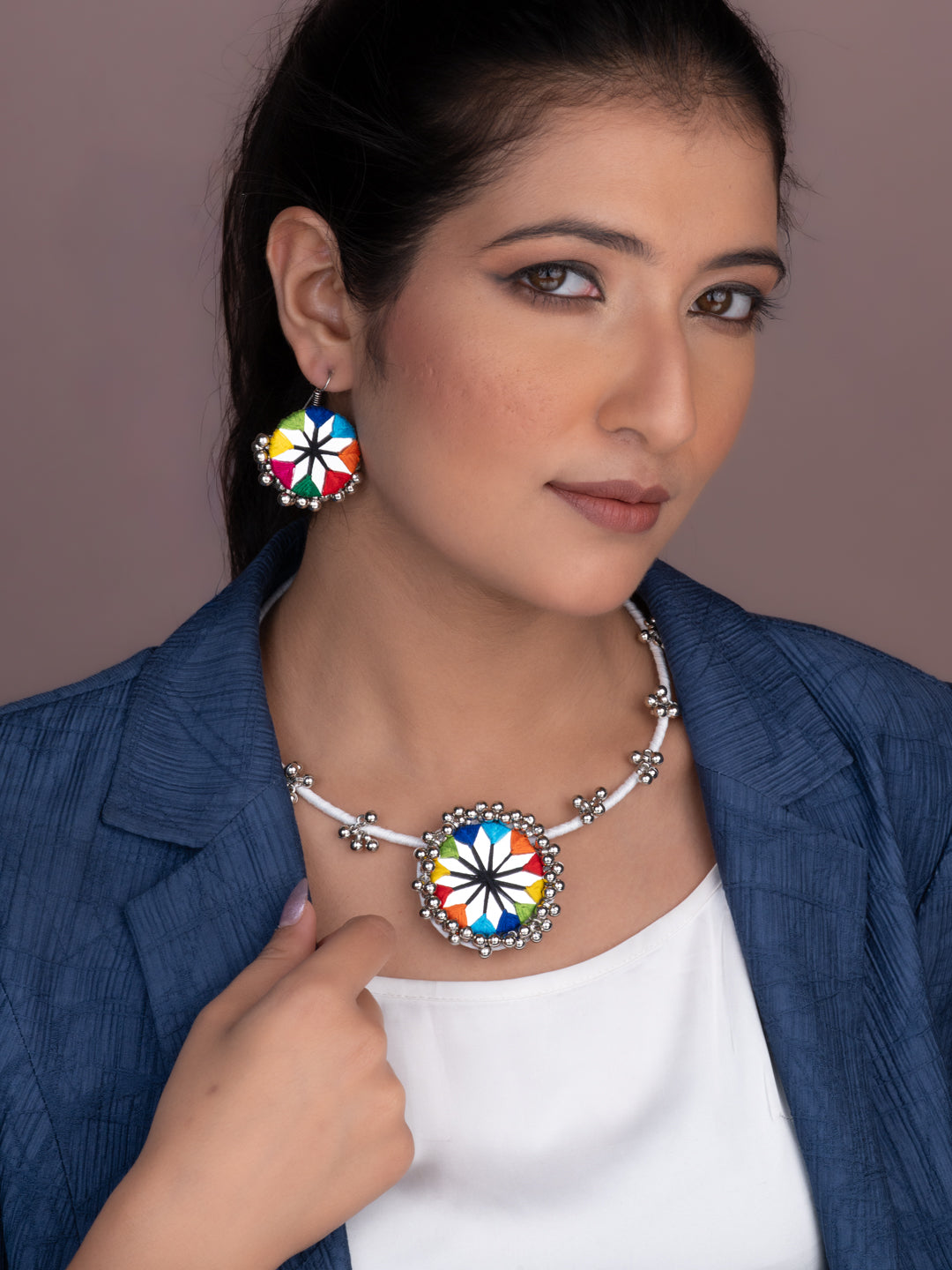 MAURYANA - Colorful embroidered hasuli necklace set with earrings - adjustable opening
