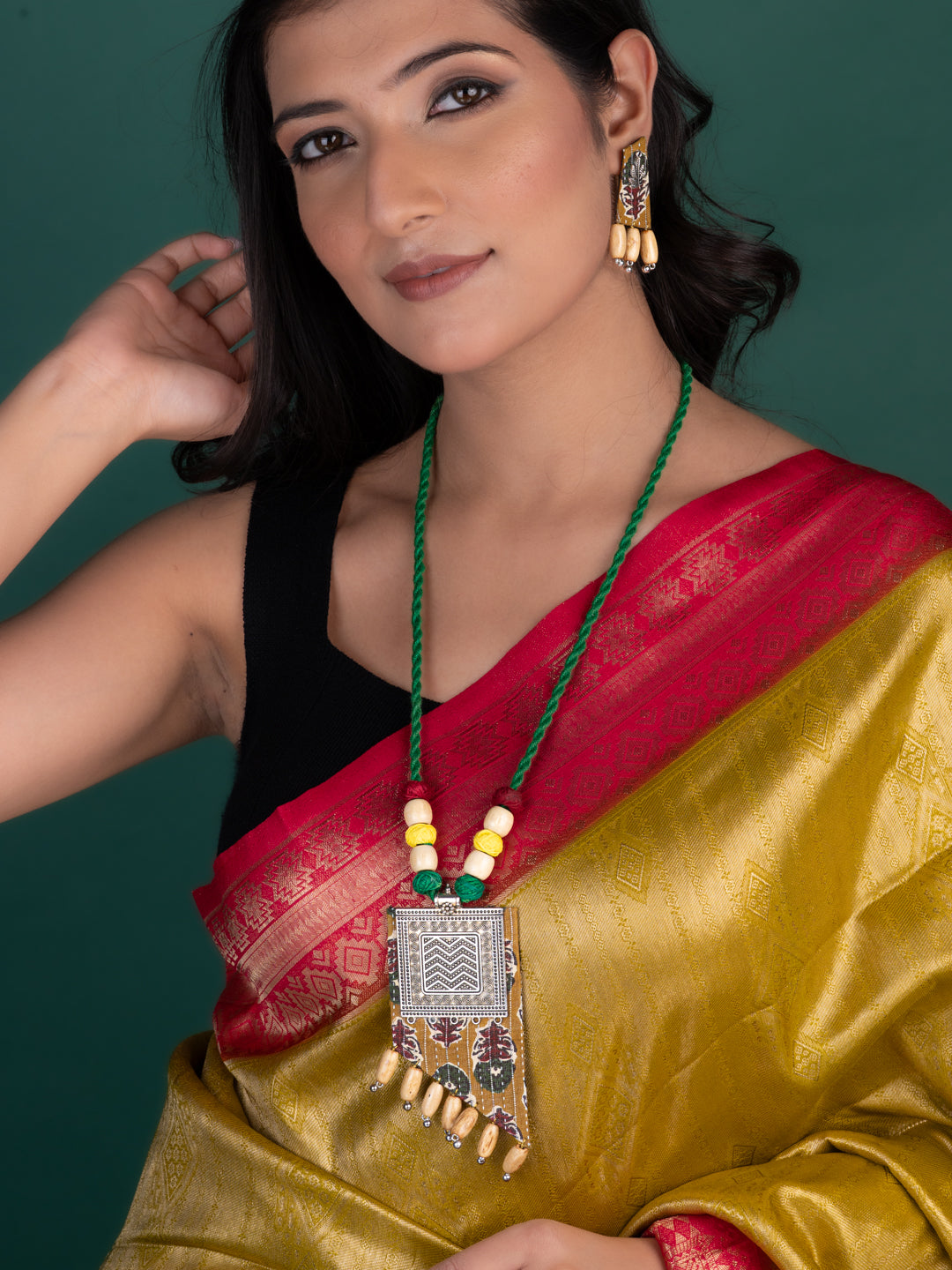 MAURYANA - Fabric, metal and beads crafted necklace set with earrings - adjustable length