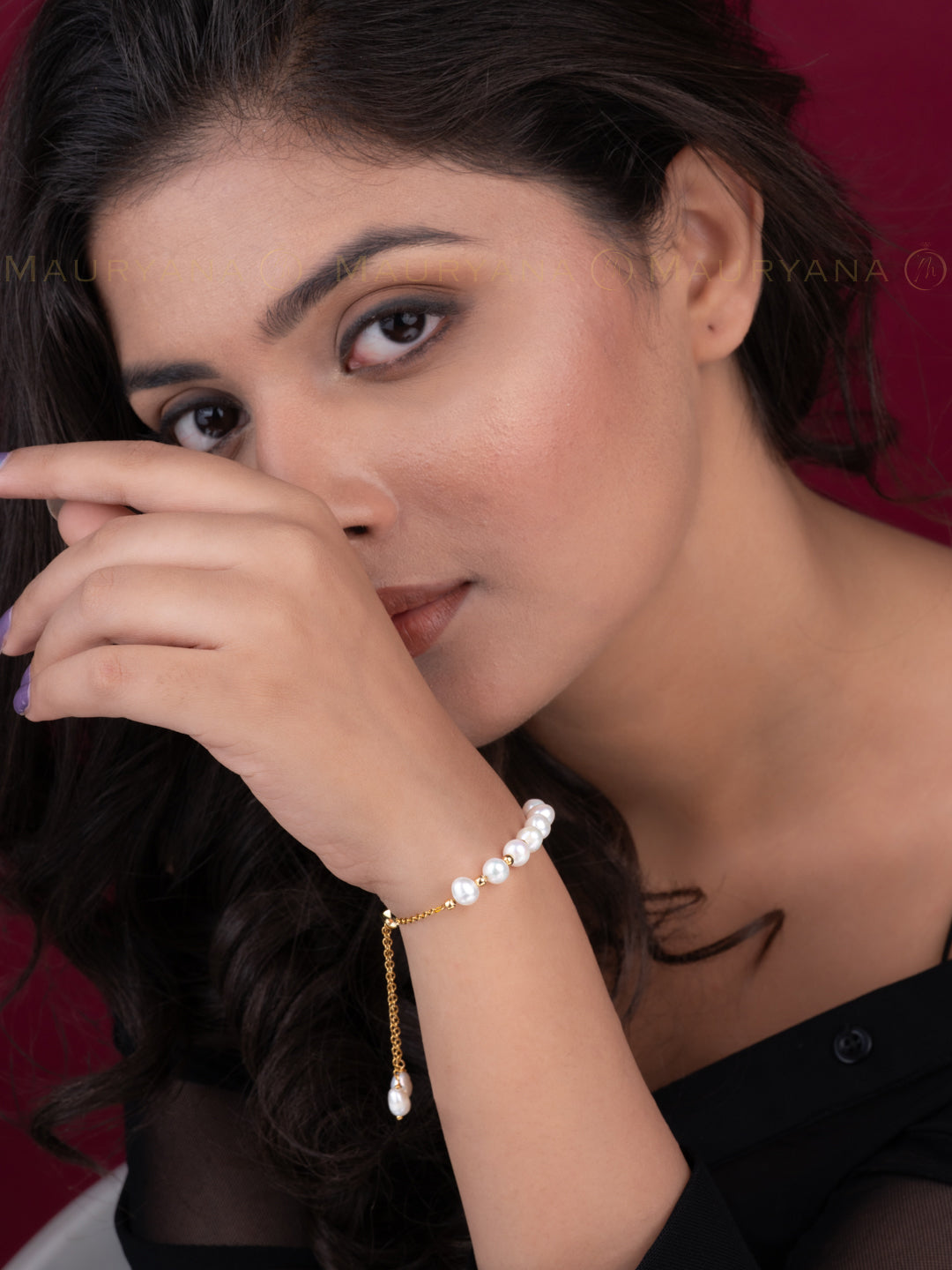 MAURYANA - Pearl and Stainless Steel Crafted Fashionable Bracelet - Adjustable length
