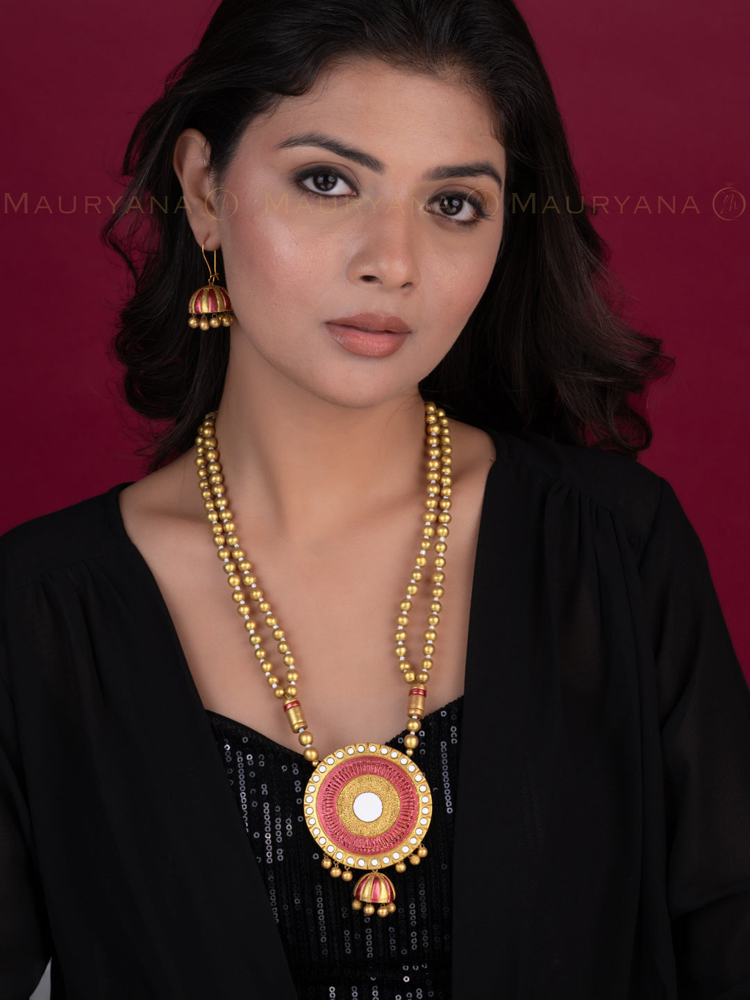 MAURYANA - Terracotta round pendant necklace with earrings in assorted colors