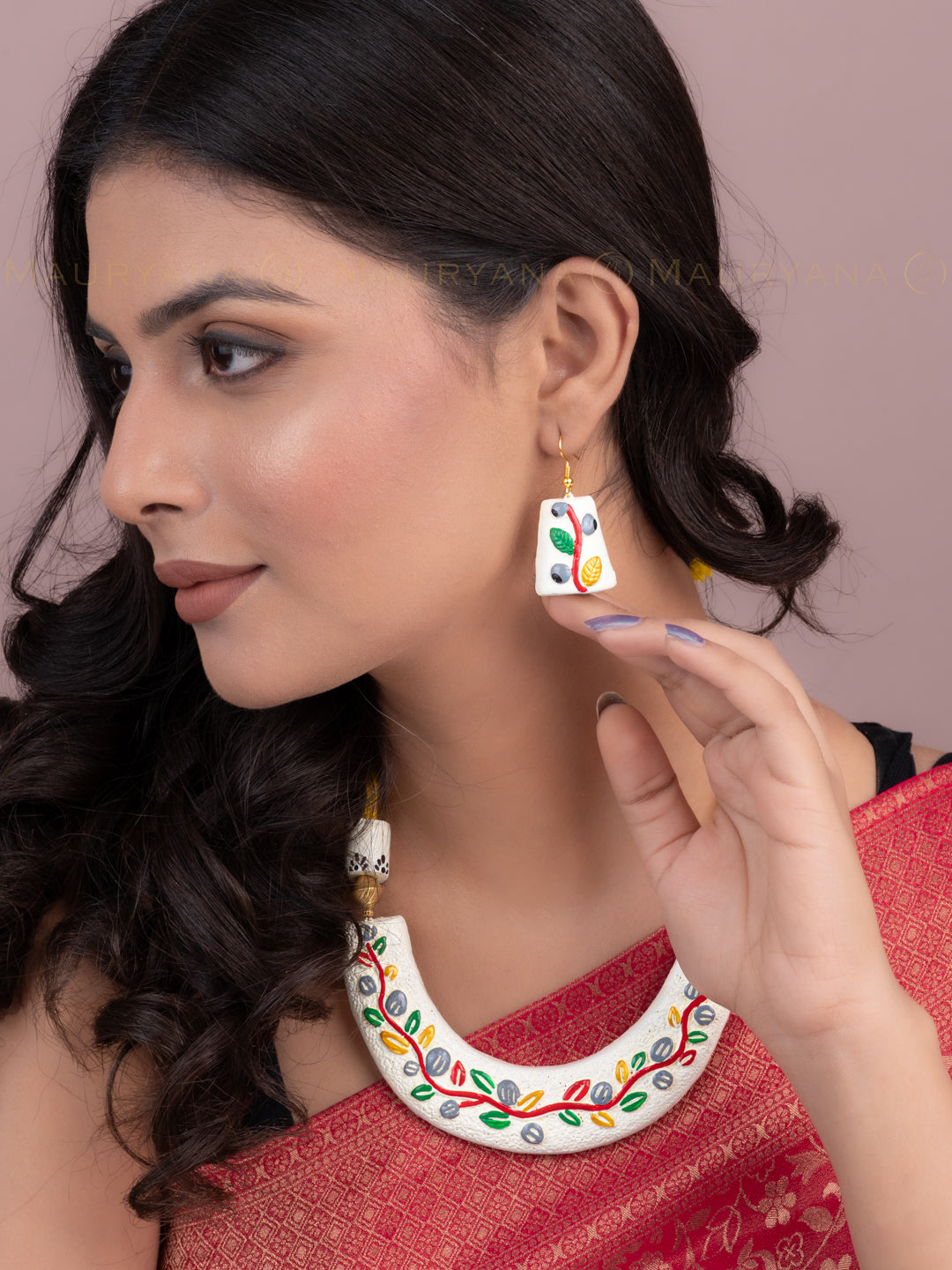 MAURYANA - Terracotta off white half moon shaped necklace set with earrings - adjustable length