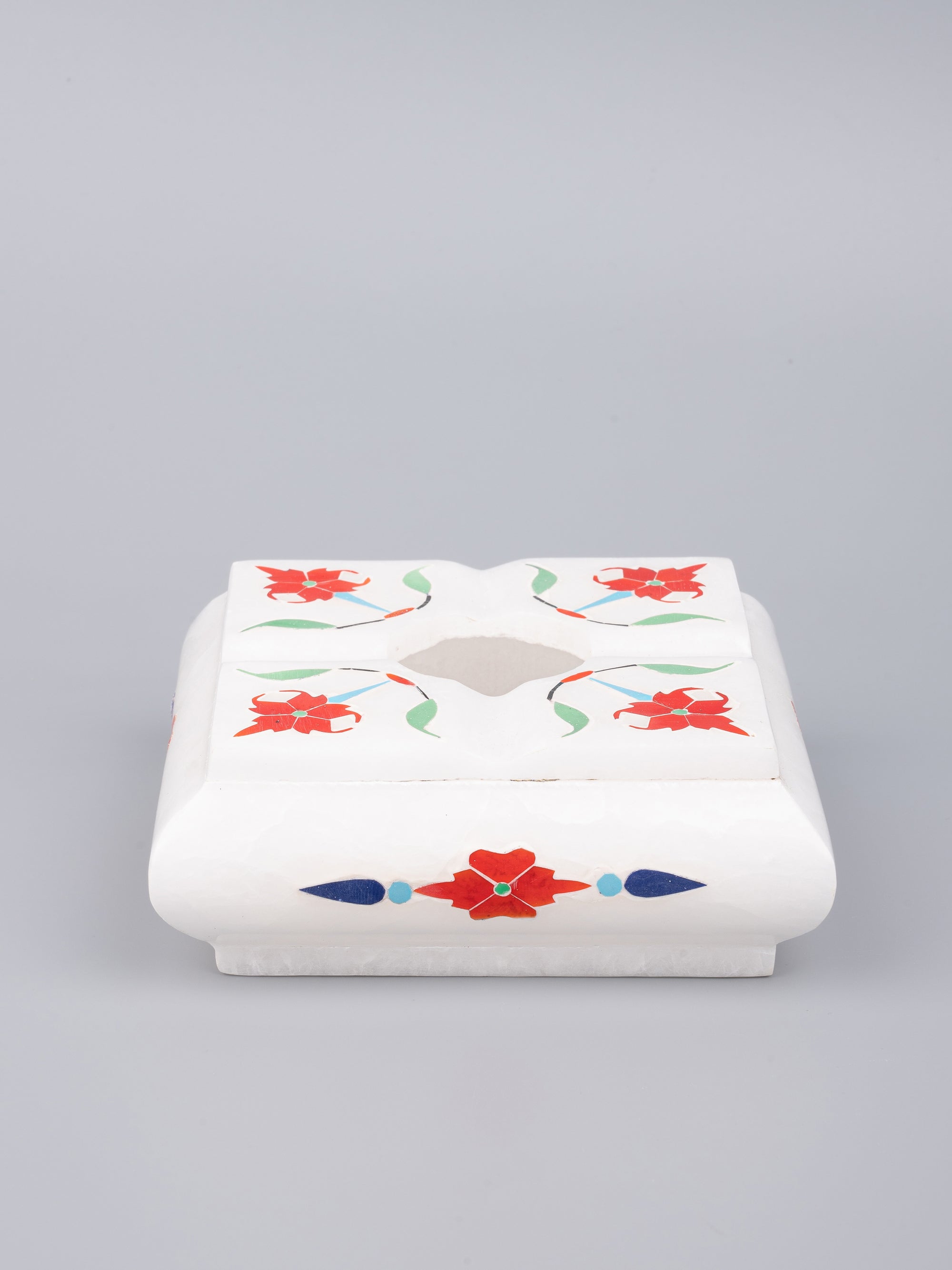 White marble Ashtray with red flower inlay work - The Heritage Artifacts